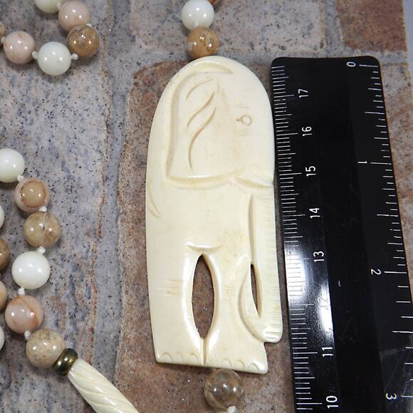 1950s Elephant Pendant Gemstone Beaded Necklace Hand Knotted 32” Vintage Jewelry - Picture 10 of 10